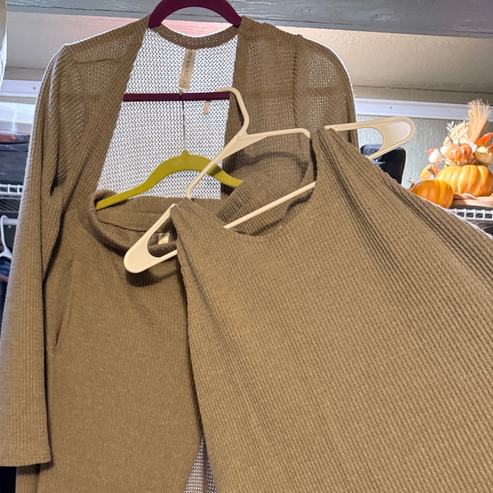 Dear Scarlett Textured Knitwear in Gray - 3 piece set Sz Medium